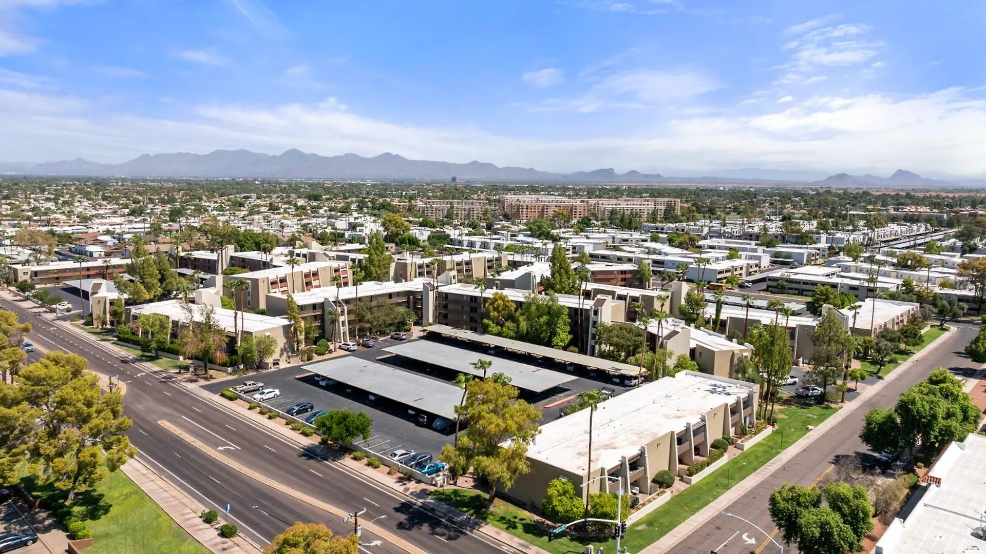 Primo Scottsdale Location - Heated Pool & Parking Διαμέρισμα 0*,